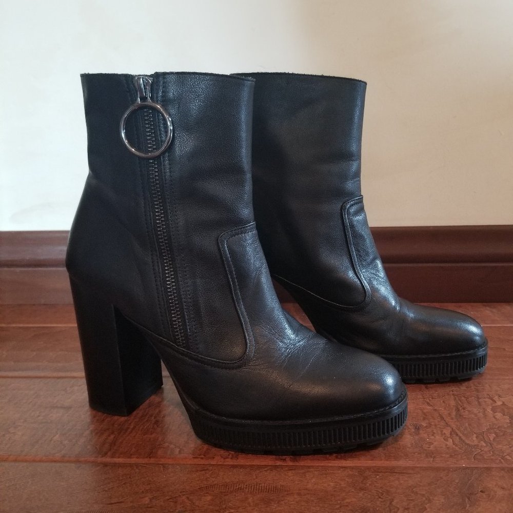 Zara Woman Size 41 Black Leather Platform Ankle Booties #2340